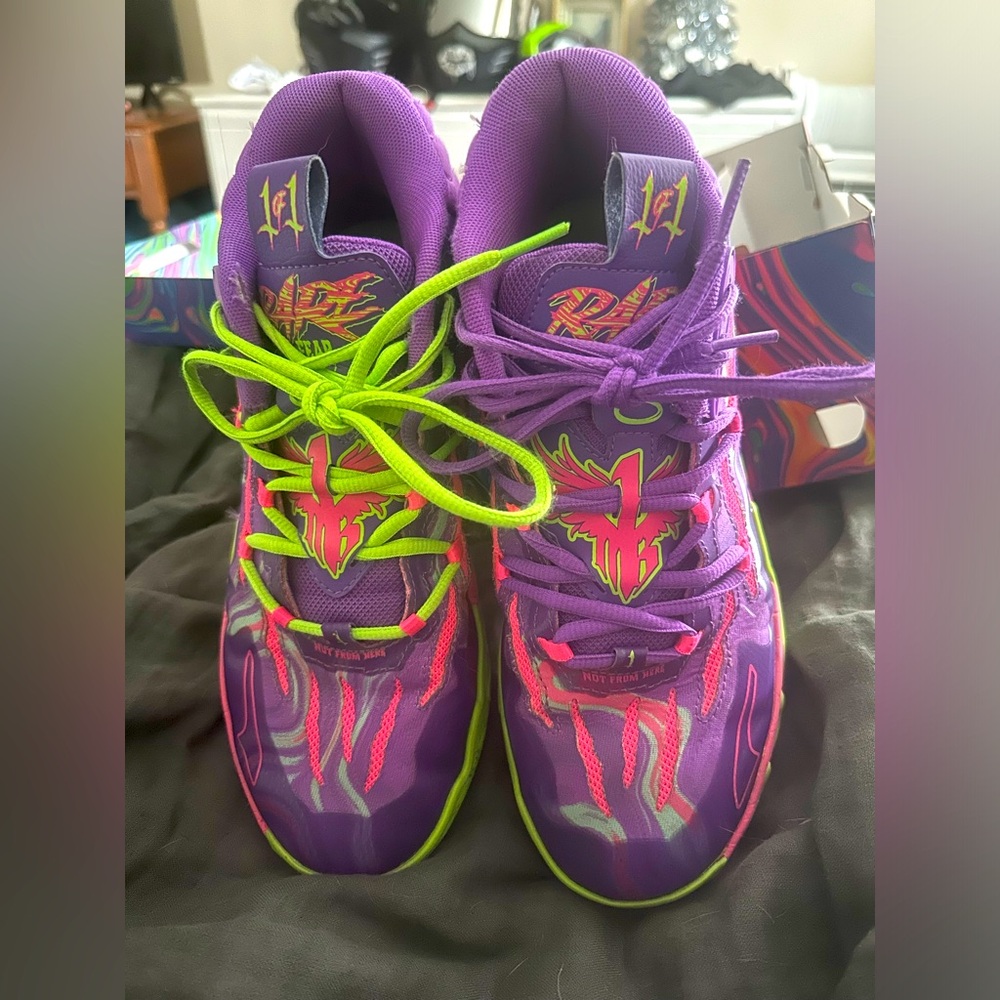 Size 8 Men’s Puma M.E.L.O. Basketball Shoes
